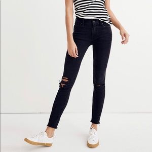 Madewell 9” High Rise Skinny Jeans in black (31S)
